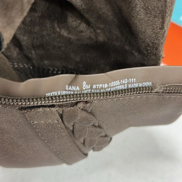 BareTraps Brown Ankle Booties with Ruched Design NEW. 8M - Picture 12 of 16